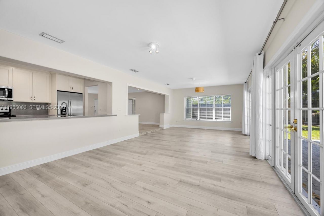 8230 SW 63rd Pl, Miami, FL 33143 Photo