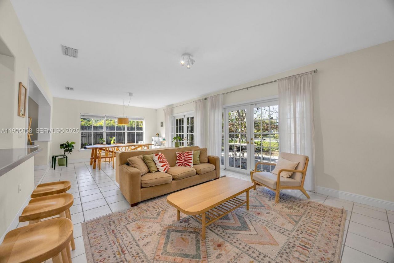 8230 SW 63rd Pl, Miami, FL 33143 Photo