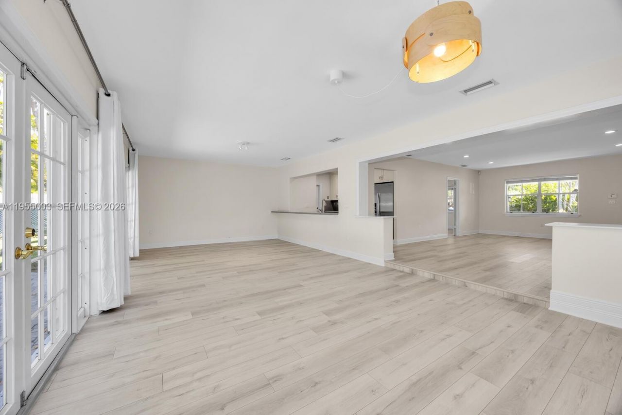 8230 SW 63rd Pl, Miami, FL 33143 Photo