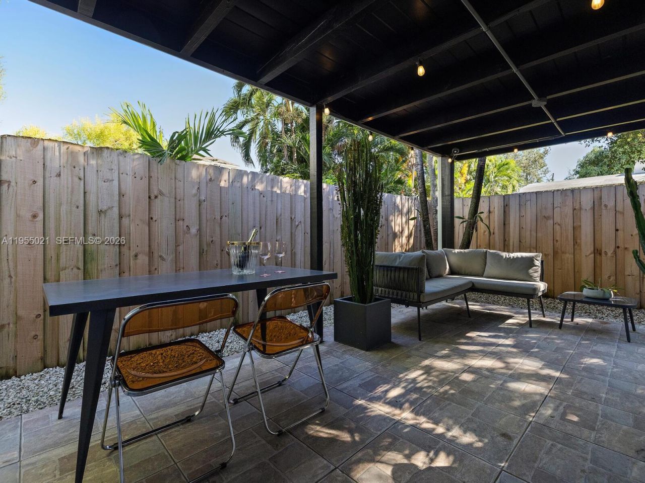 1009 NW 11th Ct, Miami, FL 33136 Photo