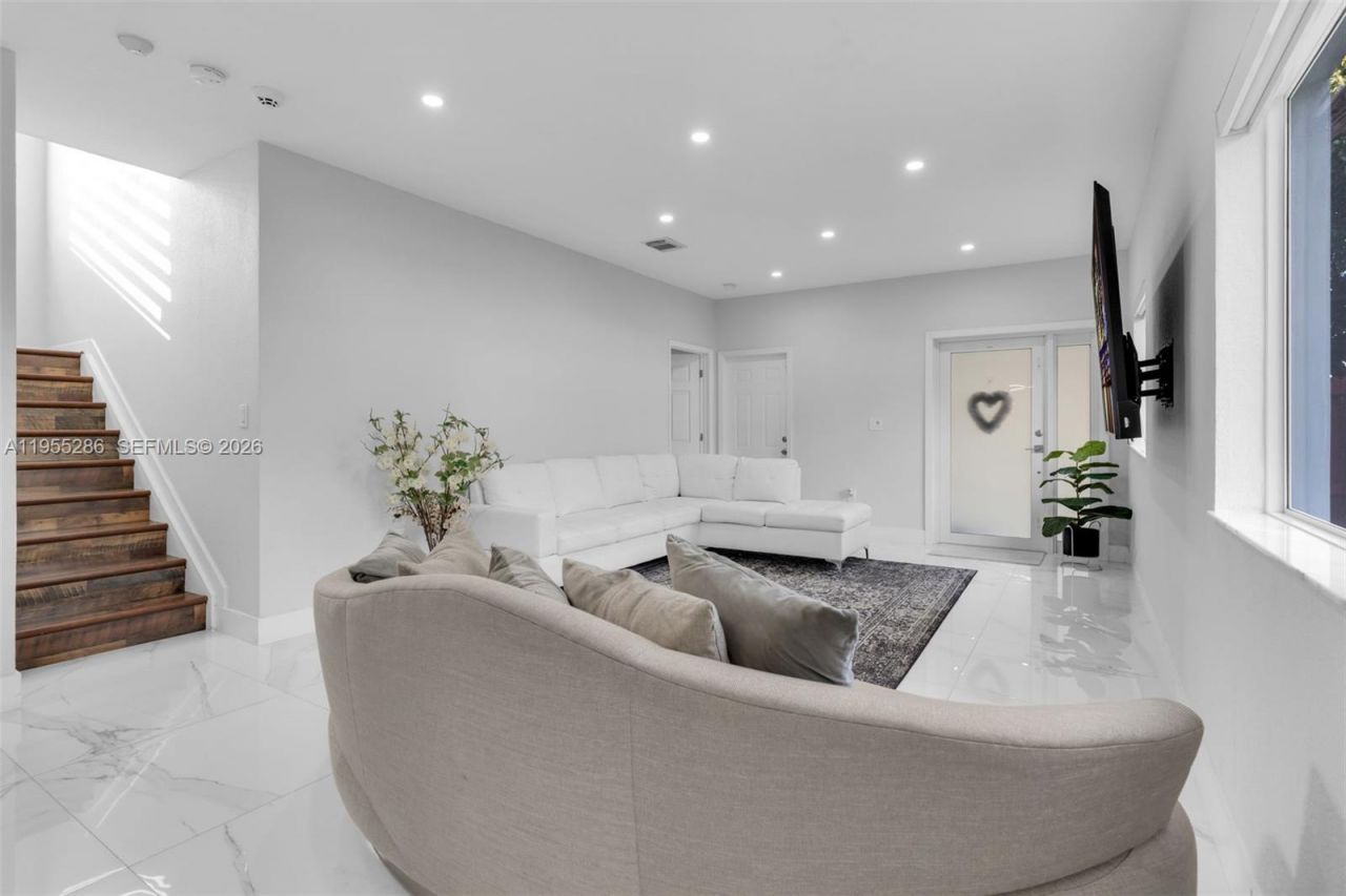 3176 NE 4 Street, Homestead, FL 33033 Photo