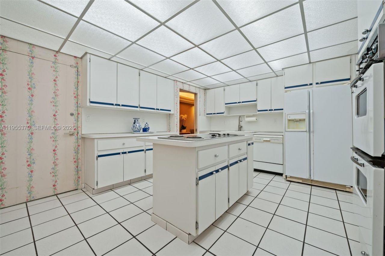 10155 Collins Ave , Unit 909, Bal Harbour, FL 33154 Photo