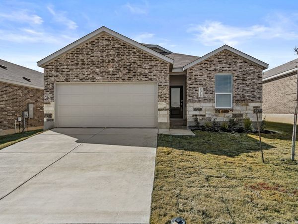 2315 Fort Davis Pass, Marion, TX 78124