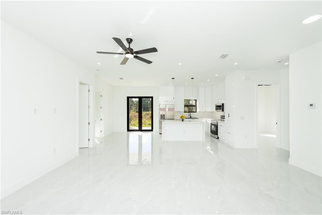 922 Sunrise Blvd, Lehigh Acres, FL 33974 Photo
