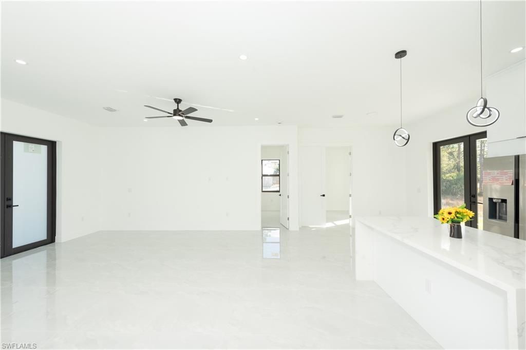 922 Sunrise Blvd, Lehigh Acres, FL 33974 Photo