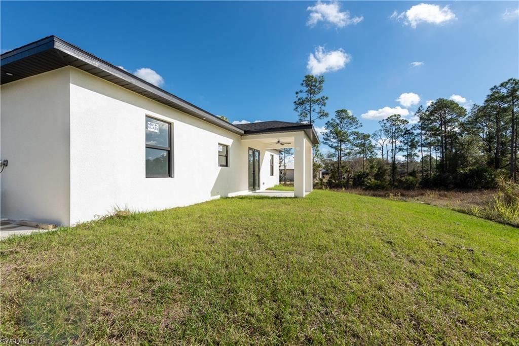 922 Sunrise Blvd, Lehigh Acres, FL 33974 Photo