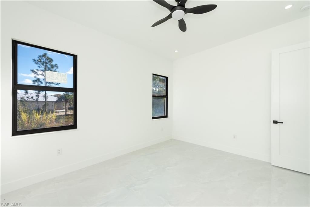 922 Sunrise Blvd, Lehigh Acres, FL 33974 Photo