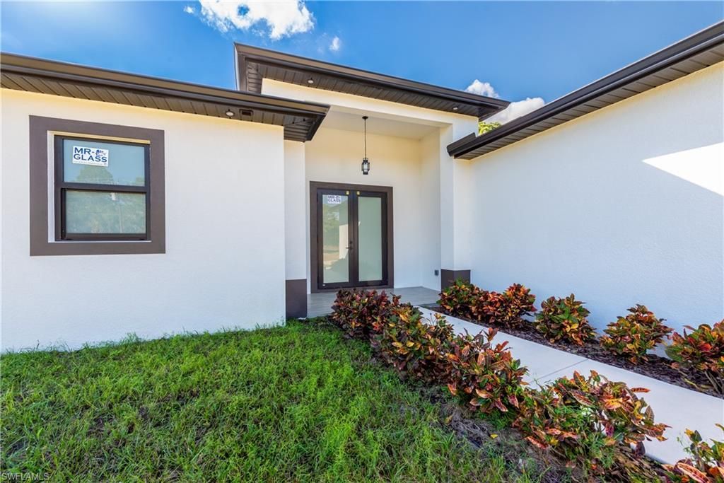 922 Sunrise Blvd, Lehigh Acres, FL 33974 Photo