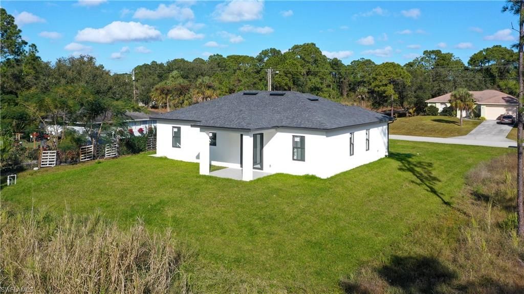 922 Sunrise Blvd, Lehigh Acres, FL 33974 Photo