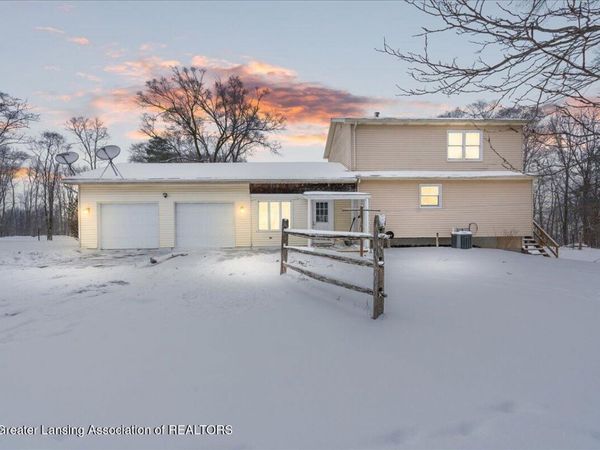 7912 Gratiot Street, St. Johns, MI 48879