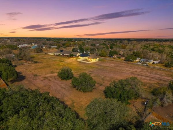 1800 Saint Louis Street, Gonzales, TX 78629