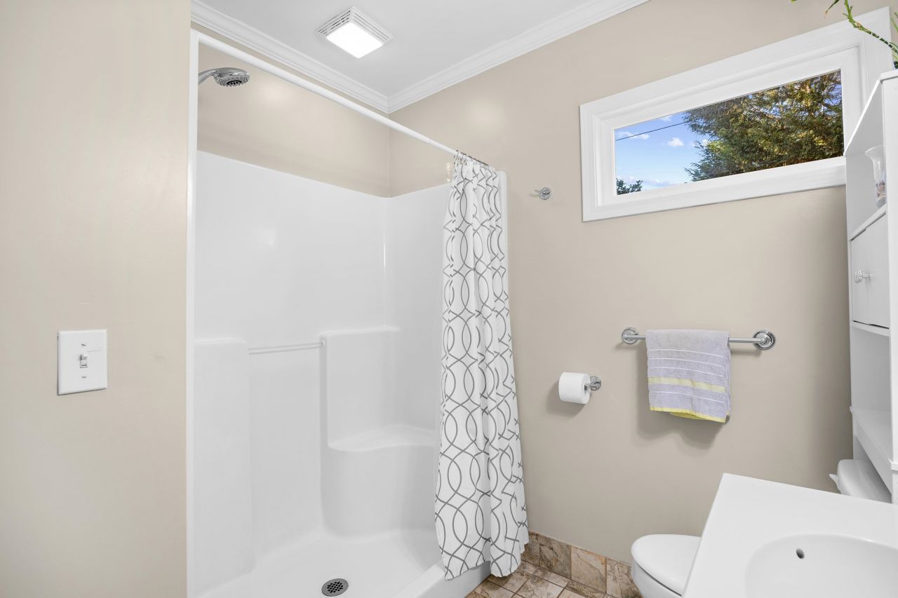 3676 Spruce Dr. Photo 24