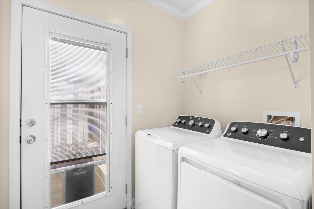 3676 Spruce Dr. Photo 25