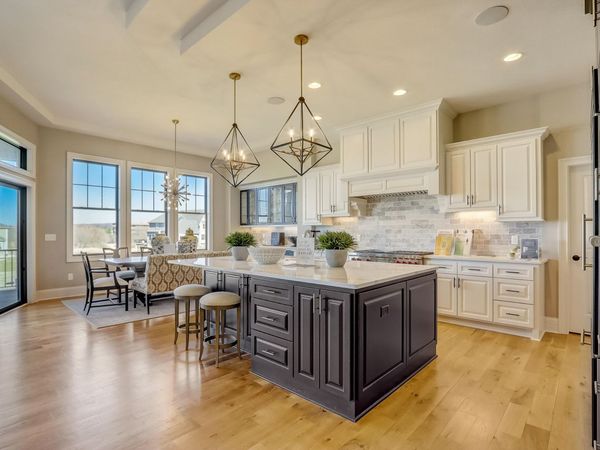 W289S5532 White Pine Ct, Genesee, WI 53189