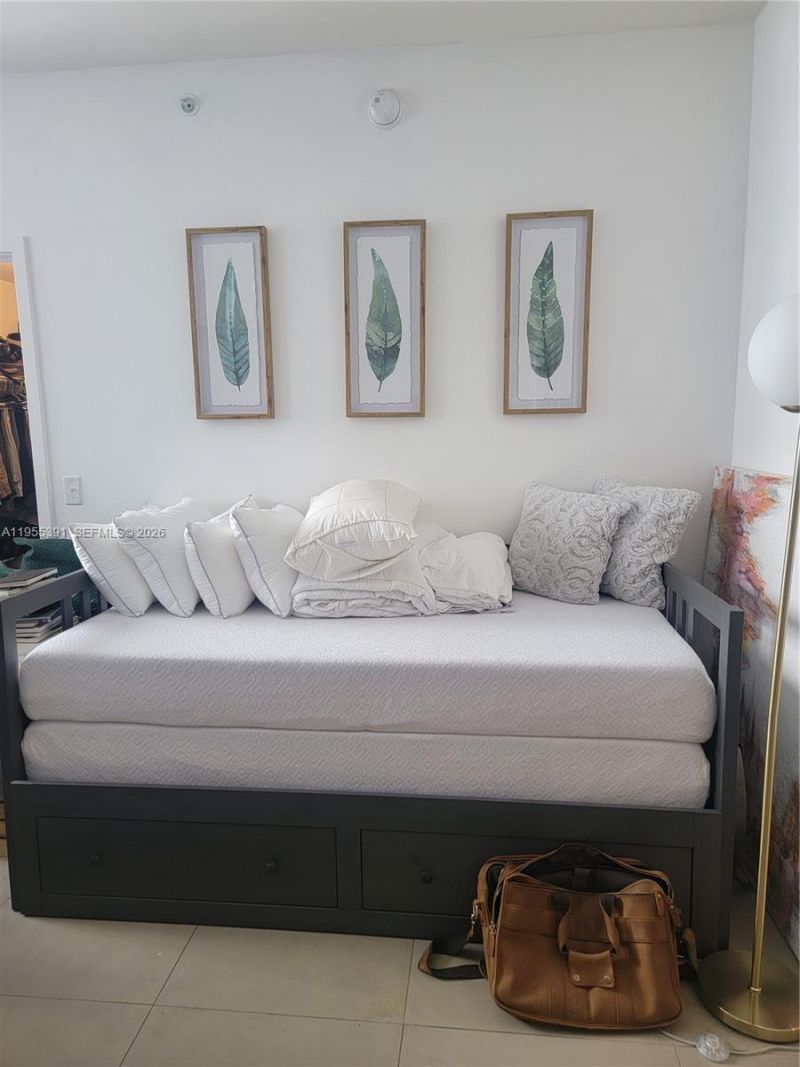 999 SW 1st Ave , Unit 2302, Miami, FL 33130 Photo