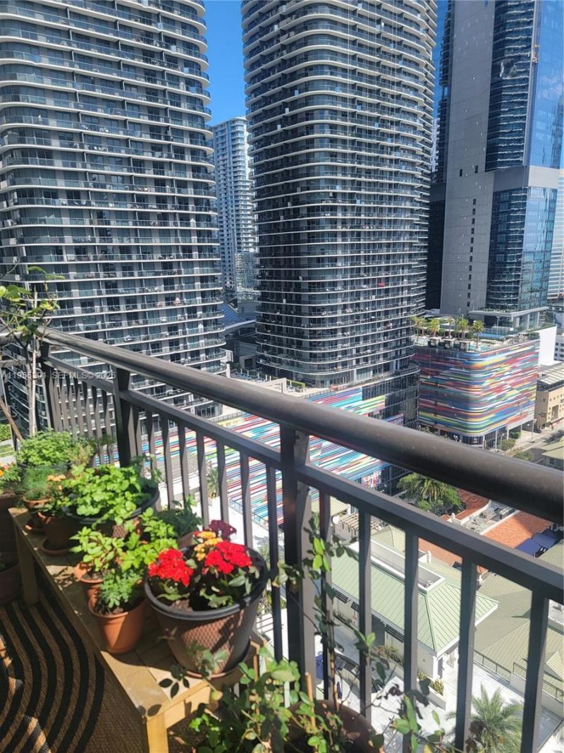 999 SW 1st Ave , Unit 2302, Miami, FL 33130 Photo