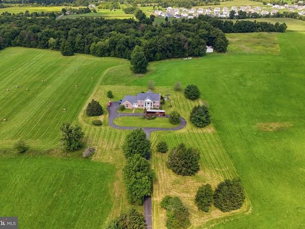 220 SASSAMANSVILLE ROAD, GILBERTSVILLE, PA 19525