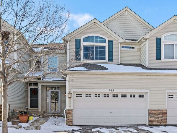 562 Gunnison Court, Gilberts, IL 60136