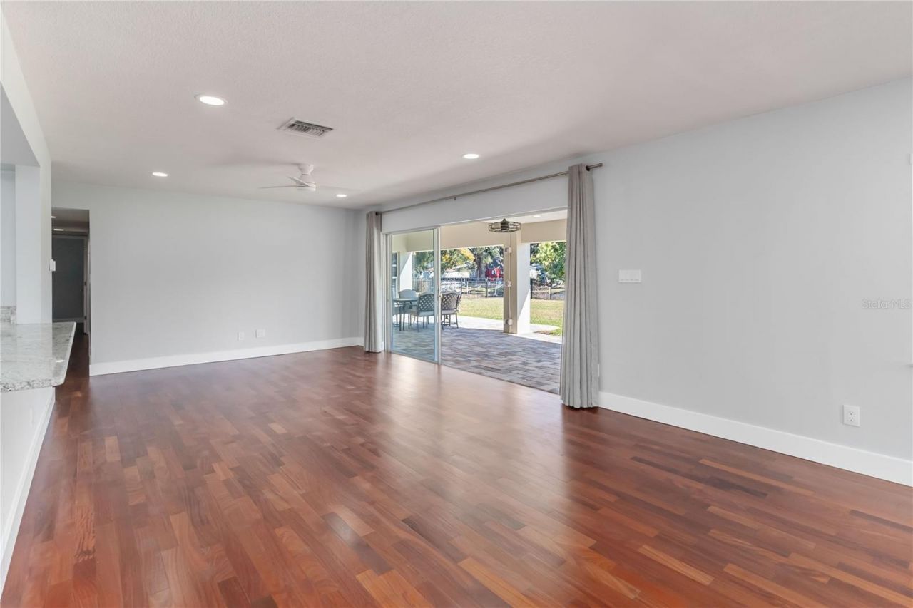 3911 Venice Drive, Orlando, FL 32806 Photo