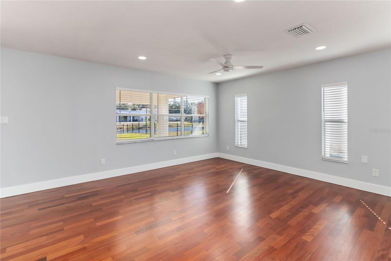 3911 Venice Drive, Orlando, FL 32806 Photo