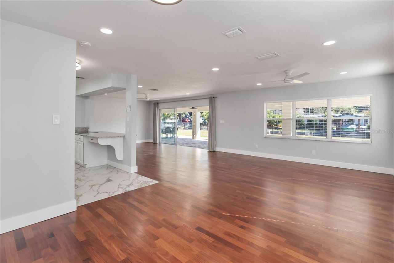 3911 Venice Drive, Orlando, FL 32806 Photo