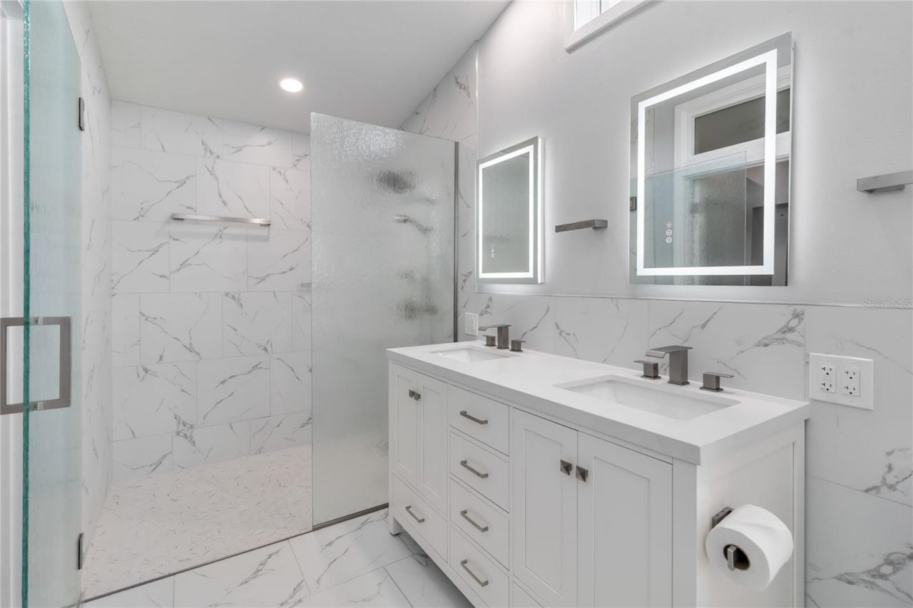 3911 Venice Drive, Orlando, FL 32806 Photo