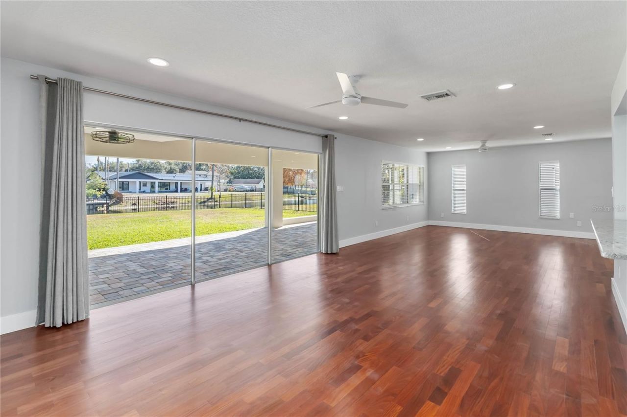 3911 Venice Drive, Orlando, FL 32806 Photo