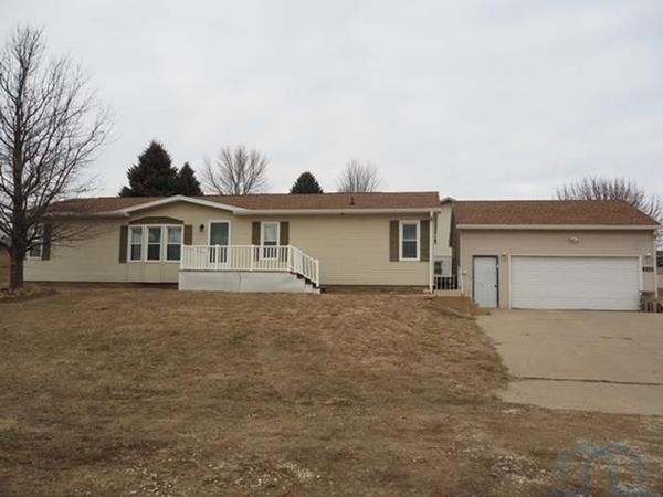 333 Sunset, Moville, IA 51039