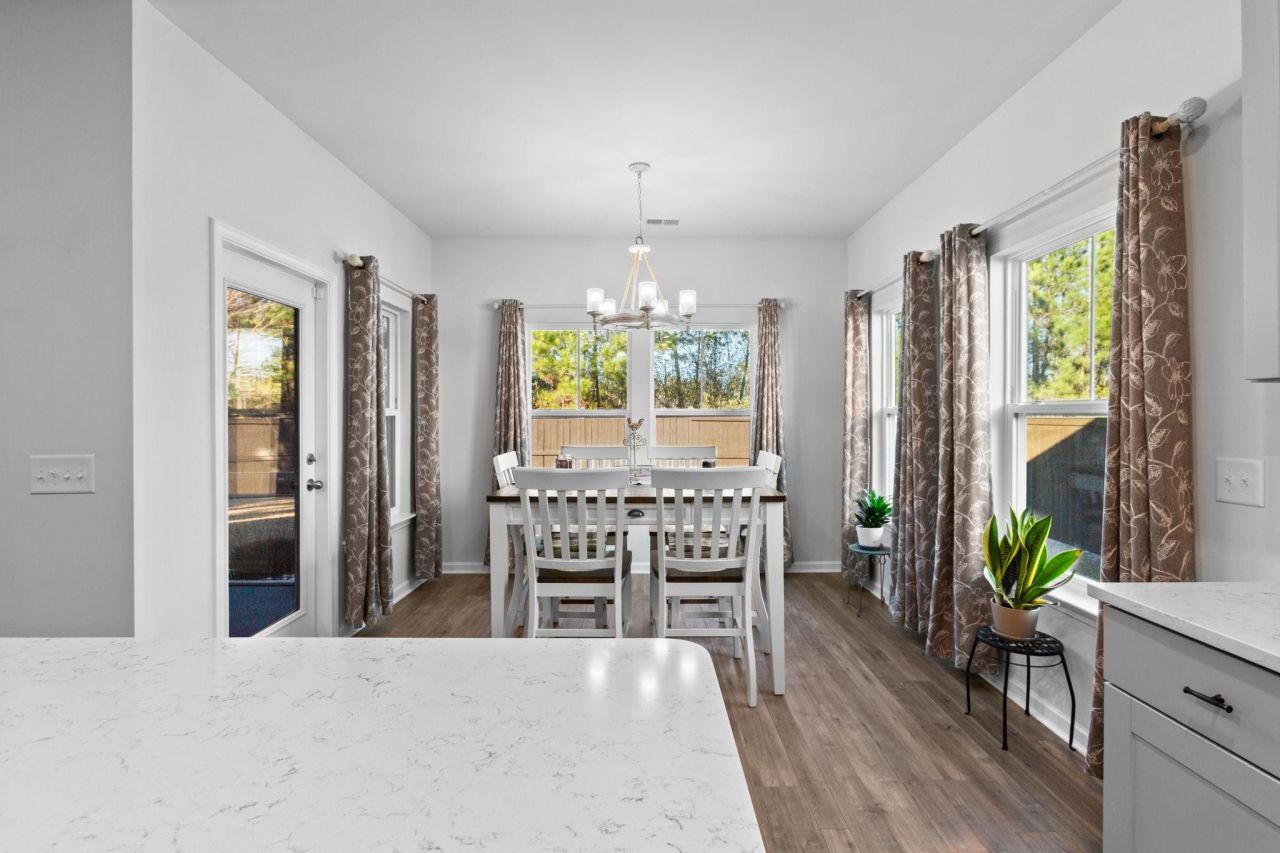 148 Haverhill St Photo 11