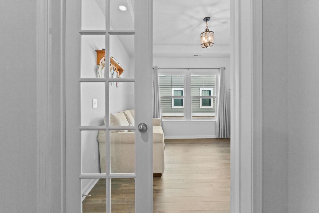 148 Haverhill St Photo 14