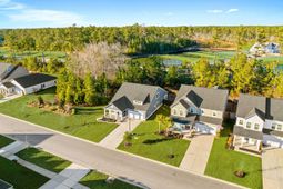 148 Haverhill St photo 4