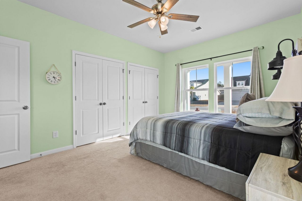 148 Haverhill St Photo 24