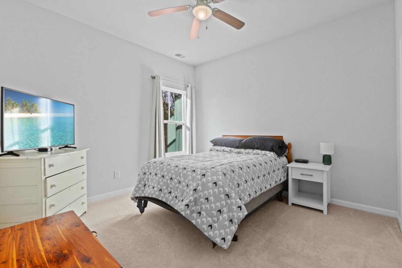 148 Haverhill St Photo 27