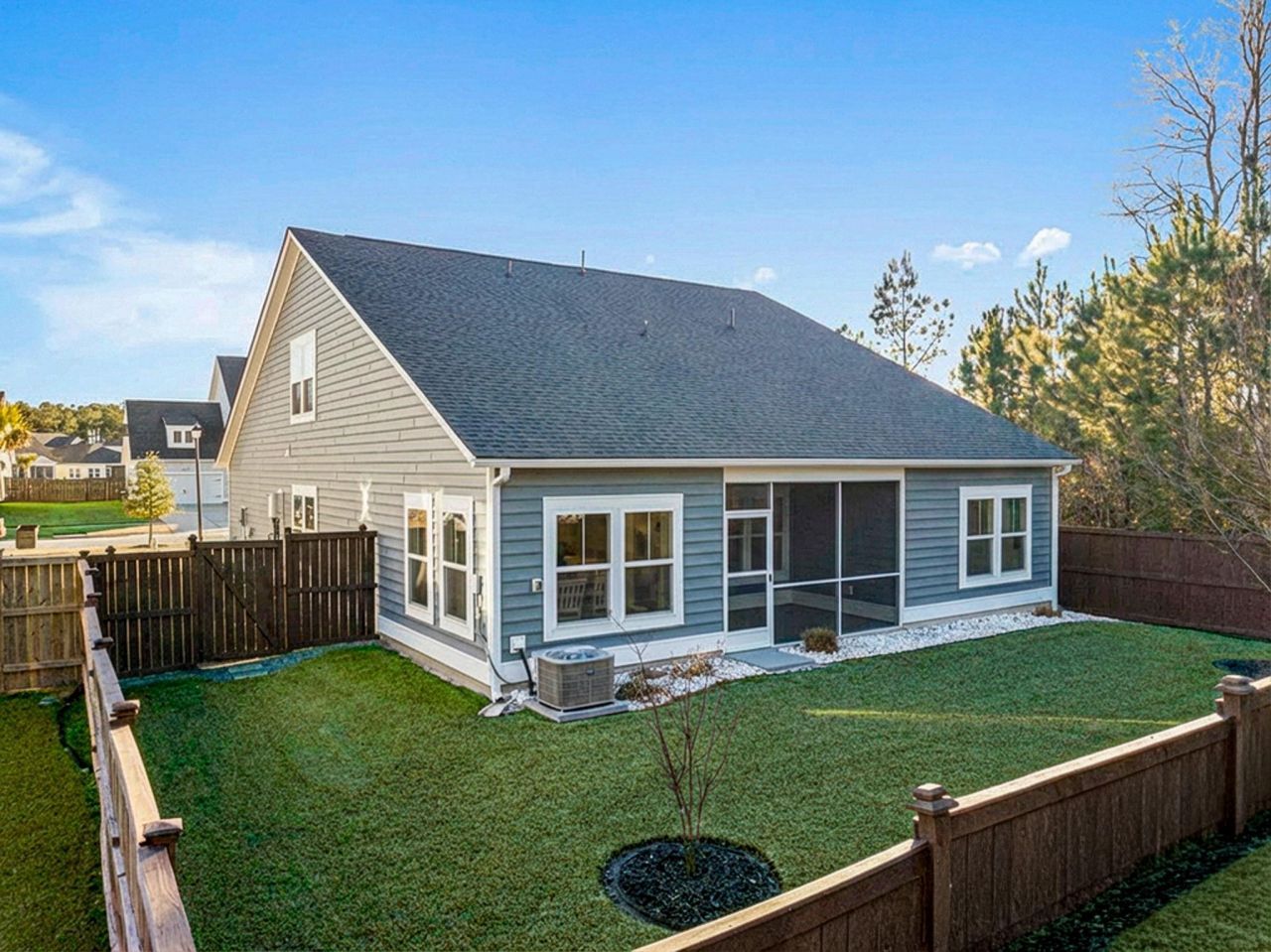 148 Haverhill St Photo 31