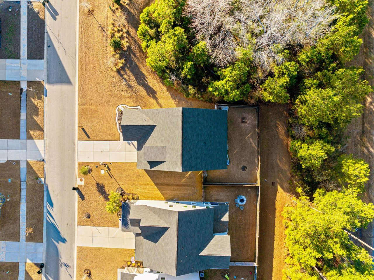 148 Haverhill St Photo 32