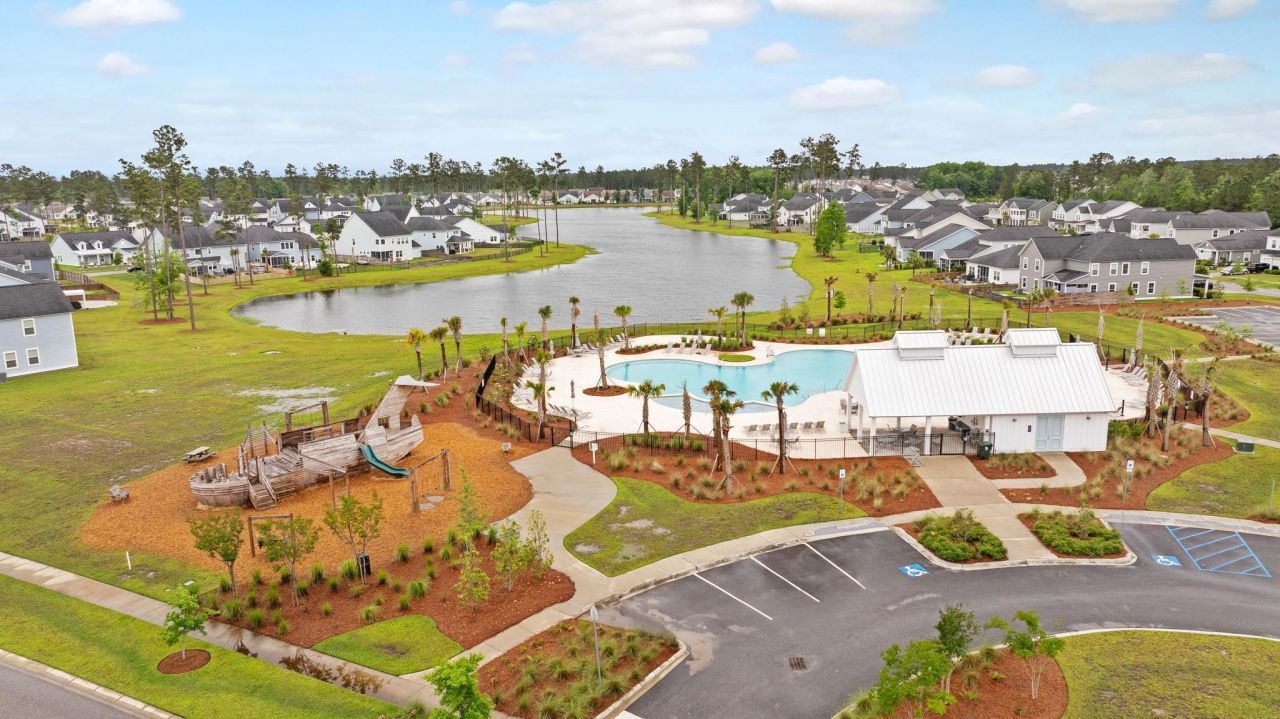 148 Haverhill St Photo 33