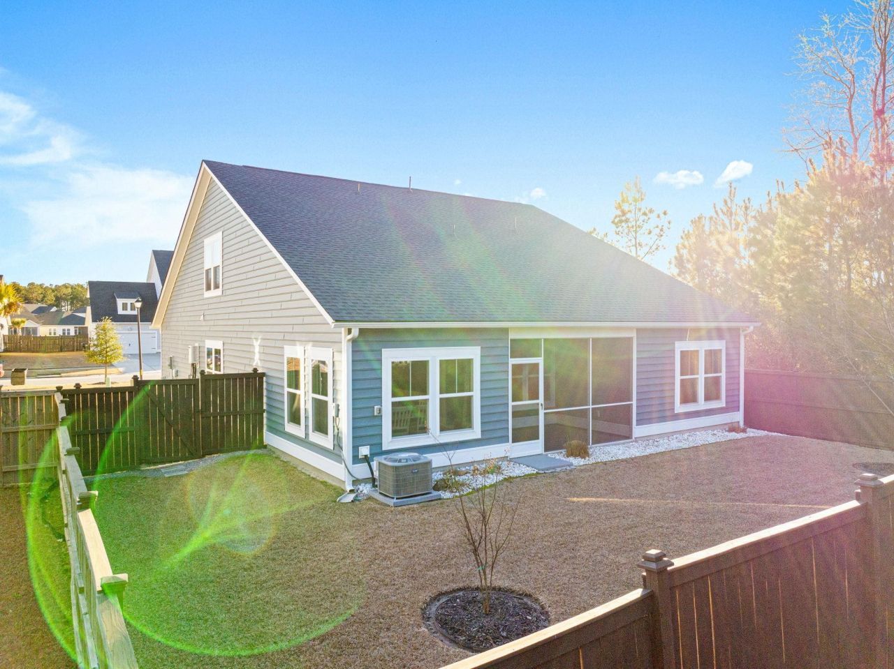 148 Haverhill St Photo 4