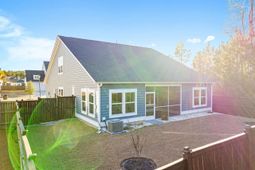 148 Haverhill St photo 4