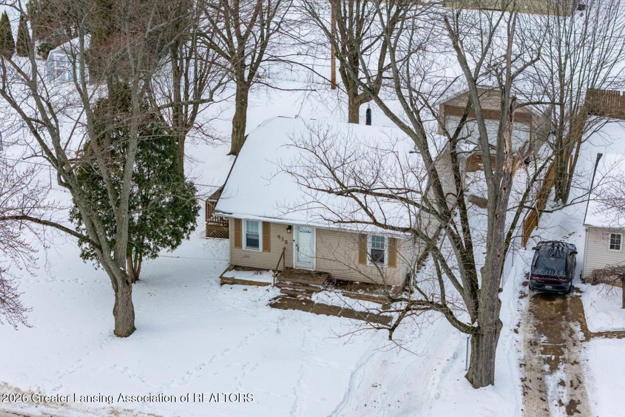 415 Winifred Avenue, Lansing, MI 48917 Main Photo