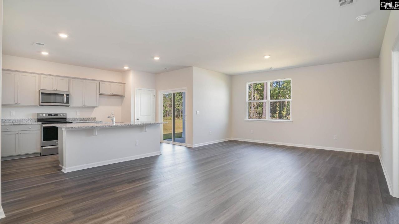 96 Horatio Lane Photo 17