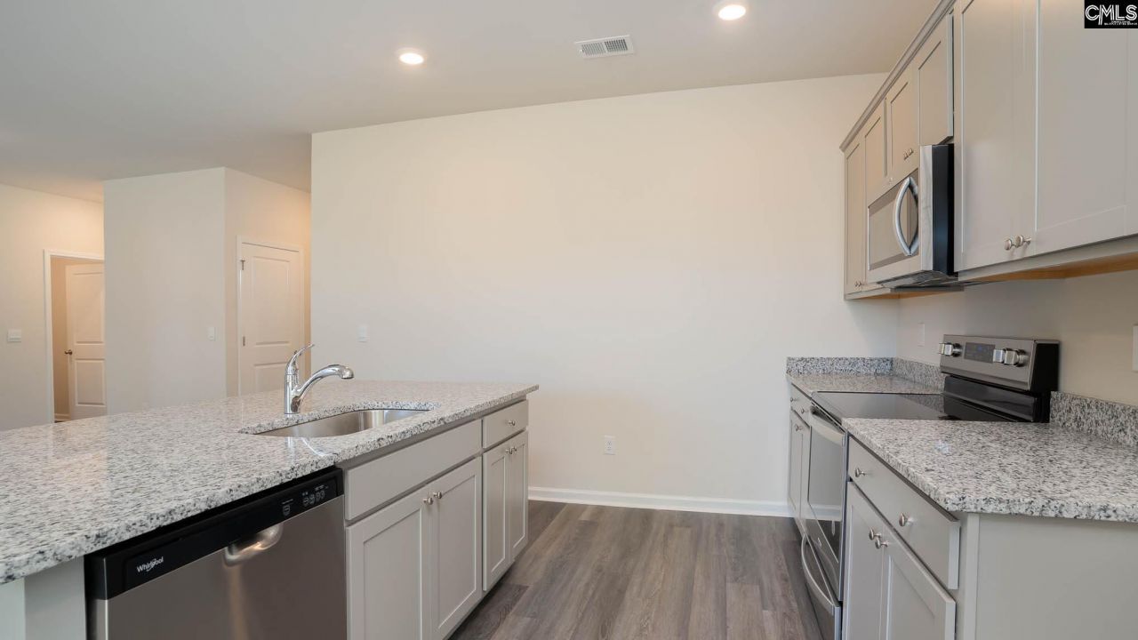 96 Horatio Lane Photo 18