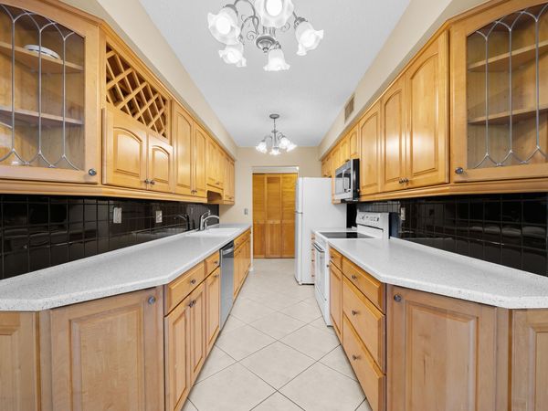 800 Jeffery Street, Unit 103, Boca Raton, FL 33487