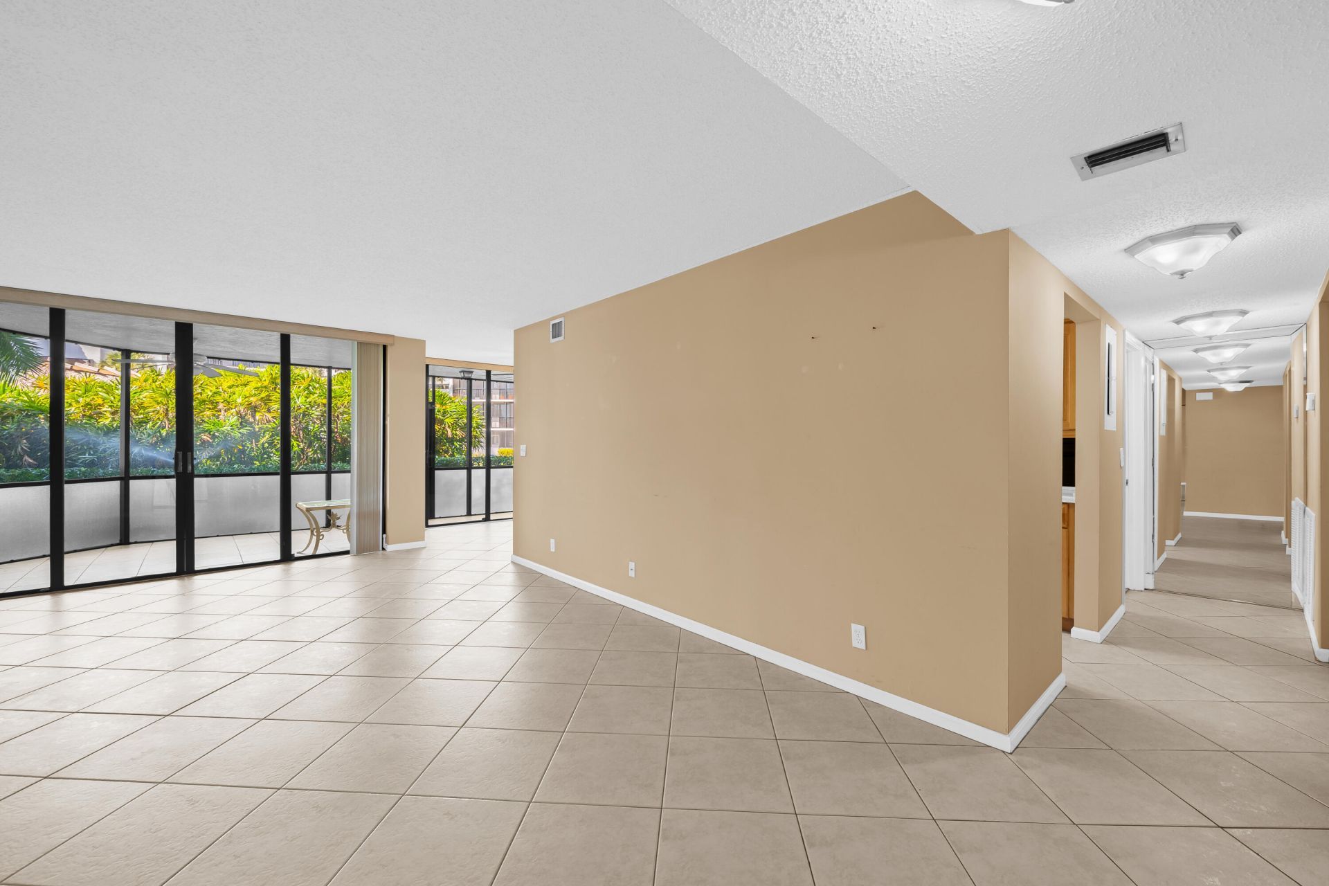 800 Jeffery Street, Unit 103, Boca Raton, FL 33487 Photo