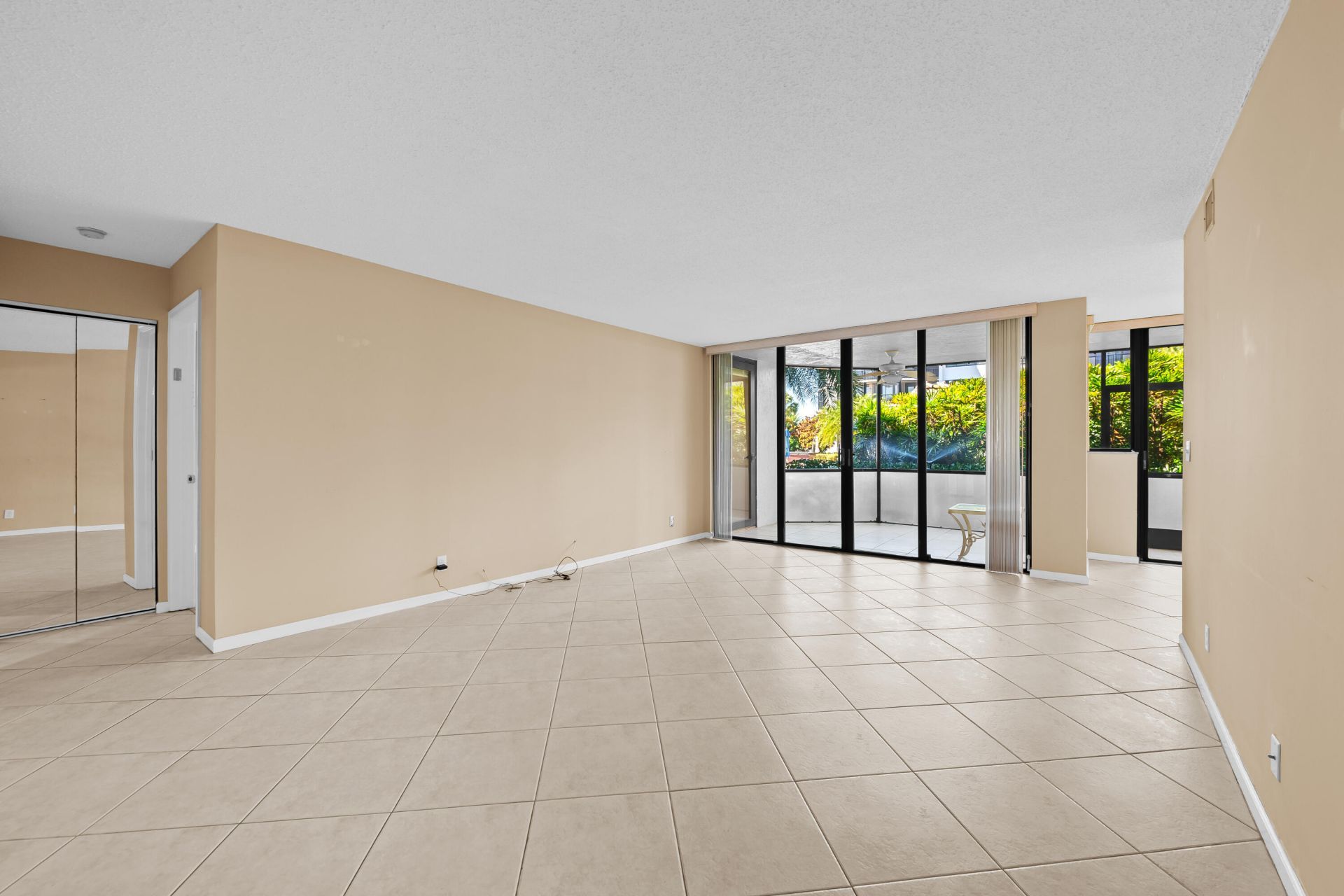 800 Jeffery Street, Unit 103, Boca Raton, FL 33487 Photo