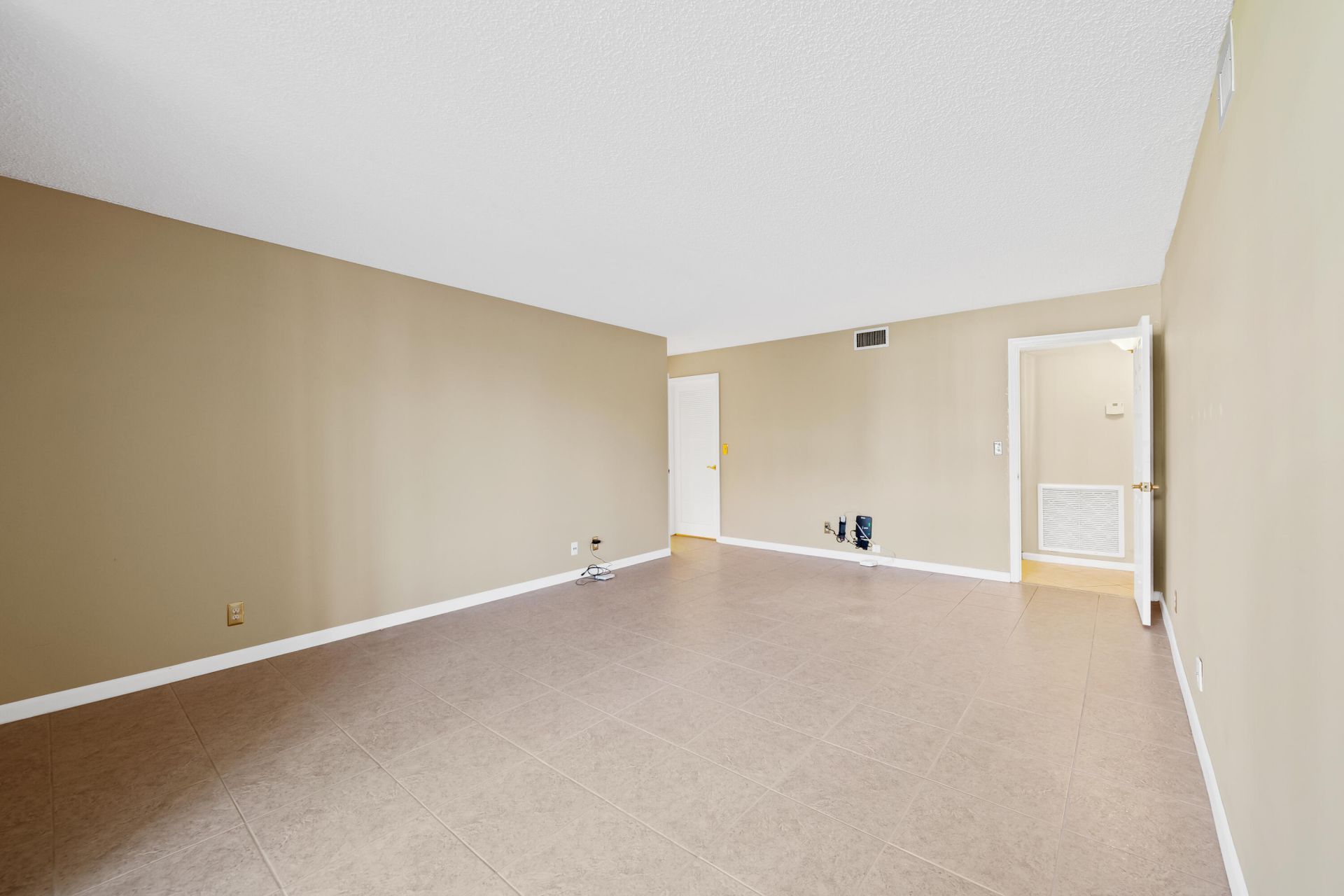 800 Jeffery Street, Unit 103, Boca Raton, FL 33487 Photo