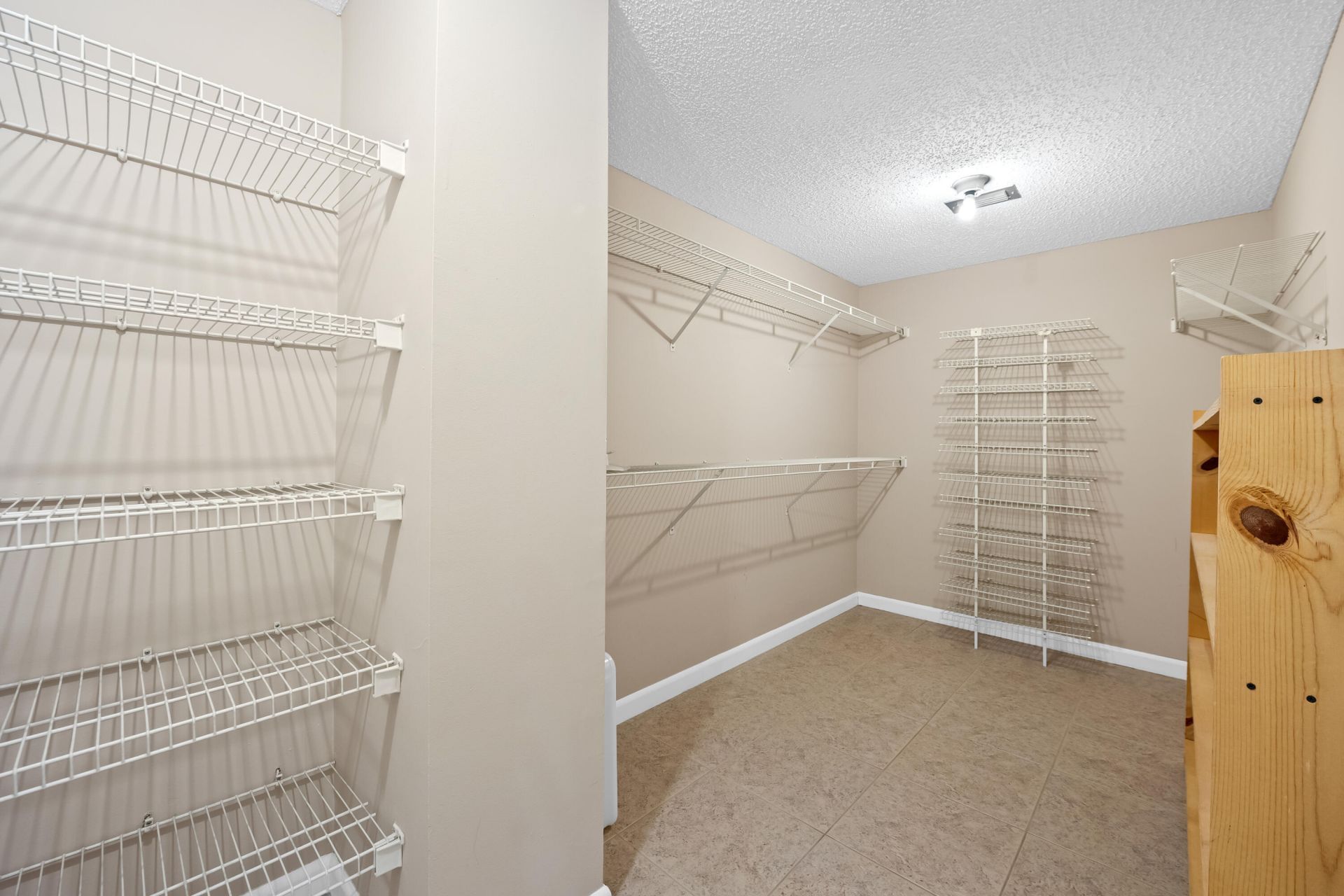 800 Jeffery Street, Unit 103, Boca Raton, FL 33487 Photo