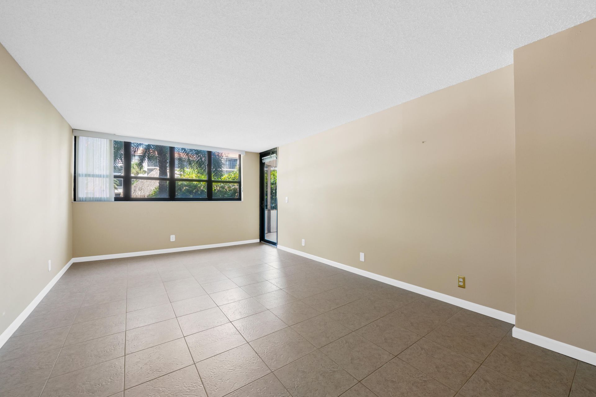 800 Jeffery Street, Unit 103, Boca Raton, FL 33487 Photo