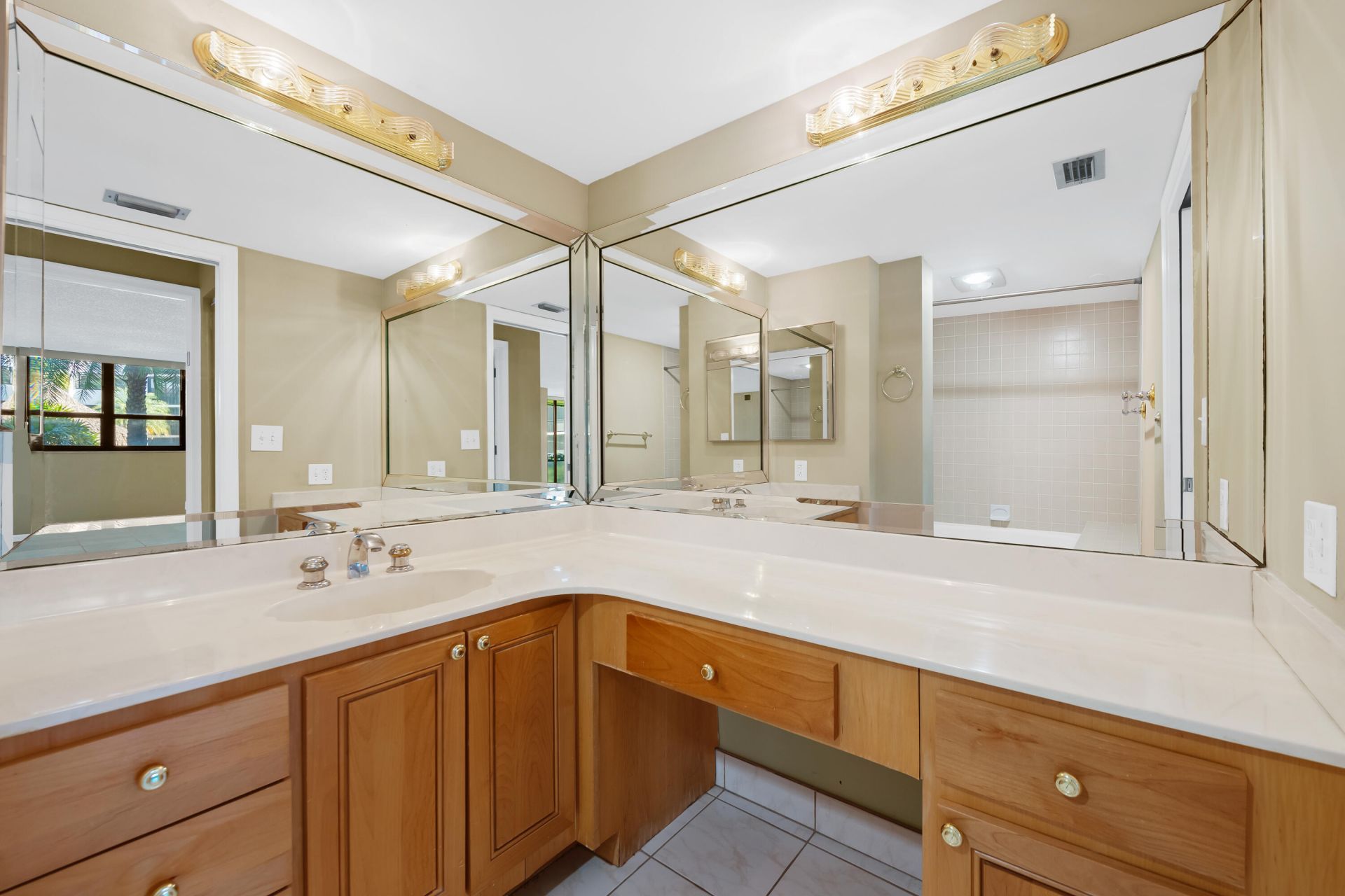 800 Jeffery Street, Unit 103, Boca Raton, FL 33487 Photo