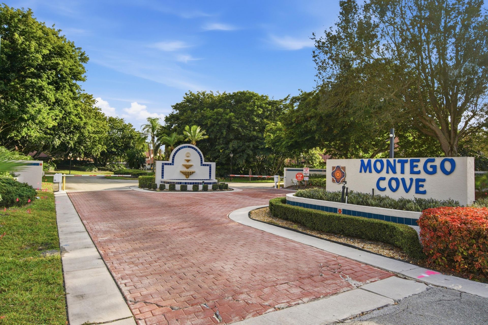 6100 SE Martinique Drive, Unit 201, Stuart, FL 34997 Photo