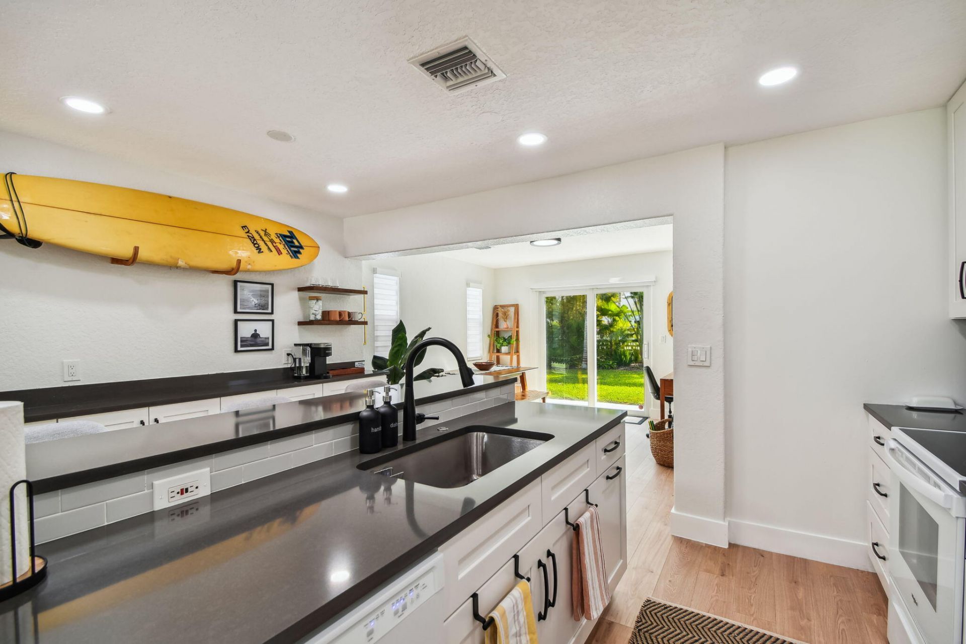 702 NE 10th Avenue, Boynton Beach, FL 33435 Photo